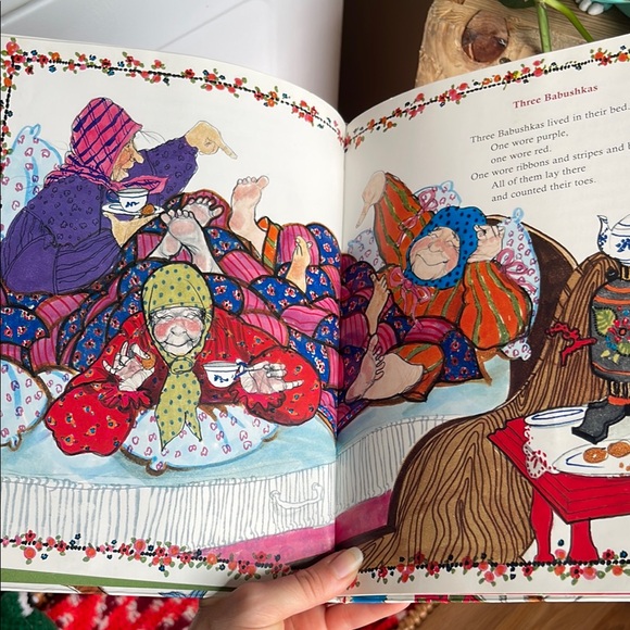 Vintage Colorful Illustrated Children's Book - Picture 10 of 11